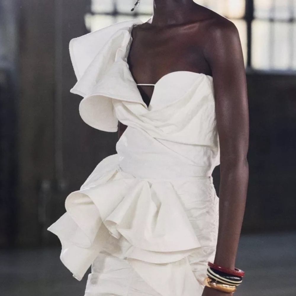 Zara Elegant Oyster White Ruffled Ruched Mini Skirt